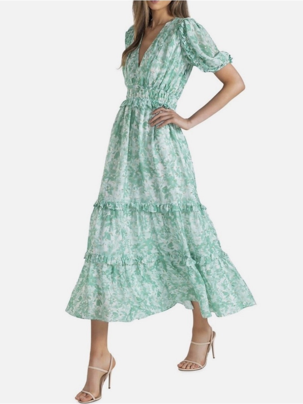 Shoshanna Selene dress in size 6 in a light green and white floral.